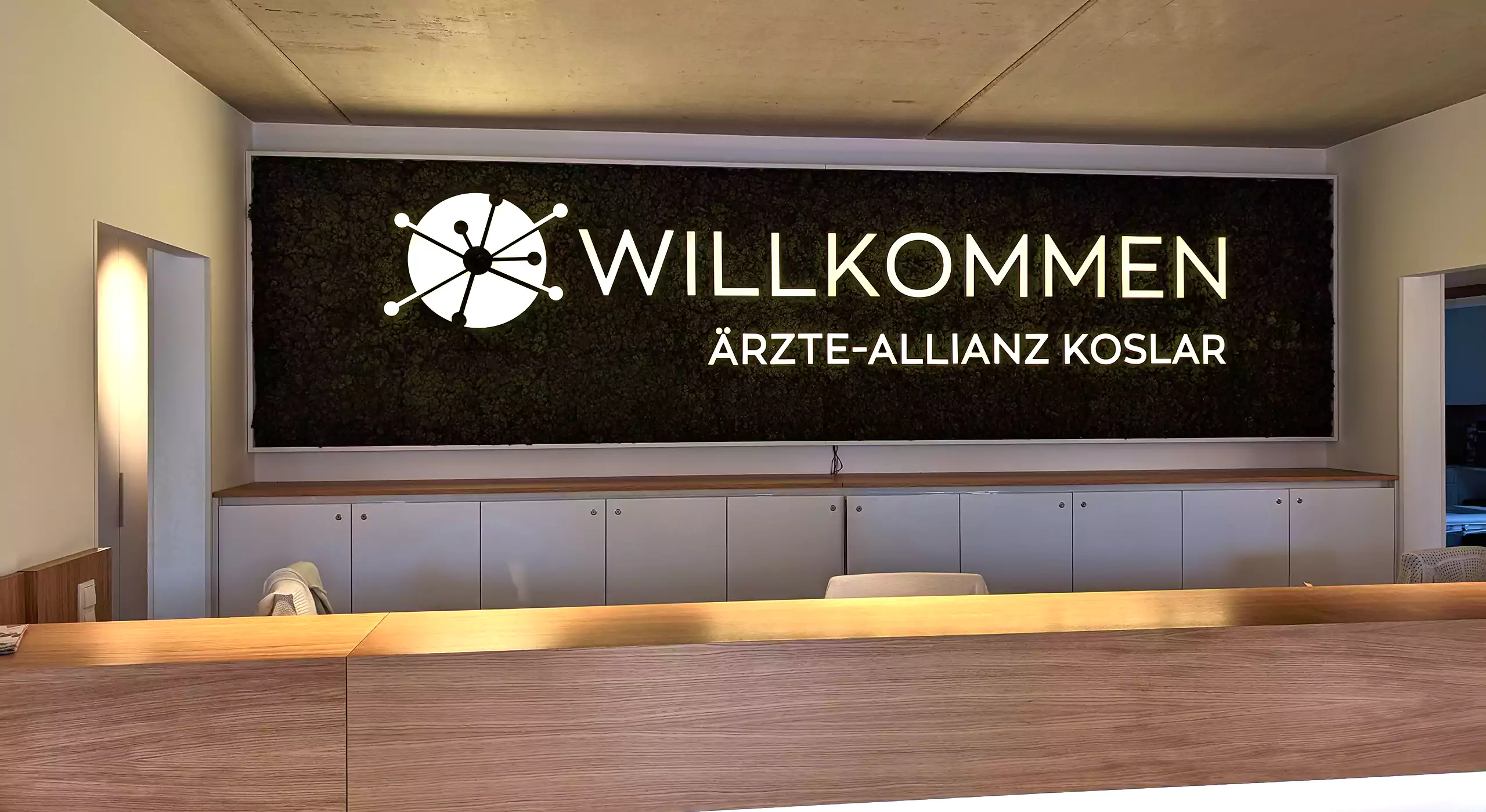 Leuchtreklame / Schilder